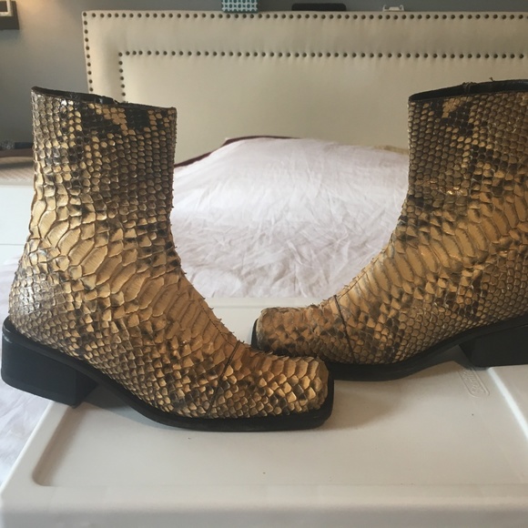 vera cuoio reptile skin boot, size 37.5 - Picture 3 of 5